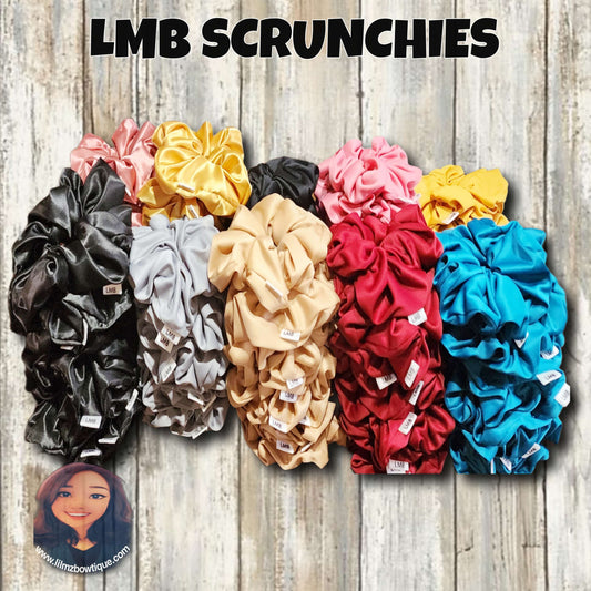 XL knit Scrunchies image 1
